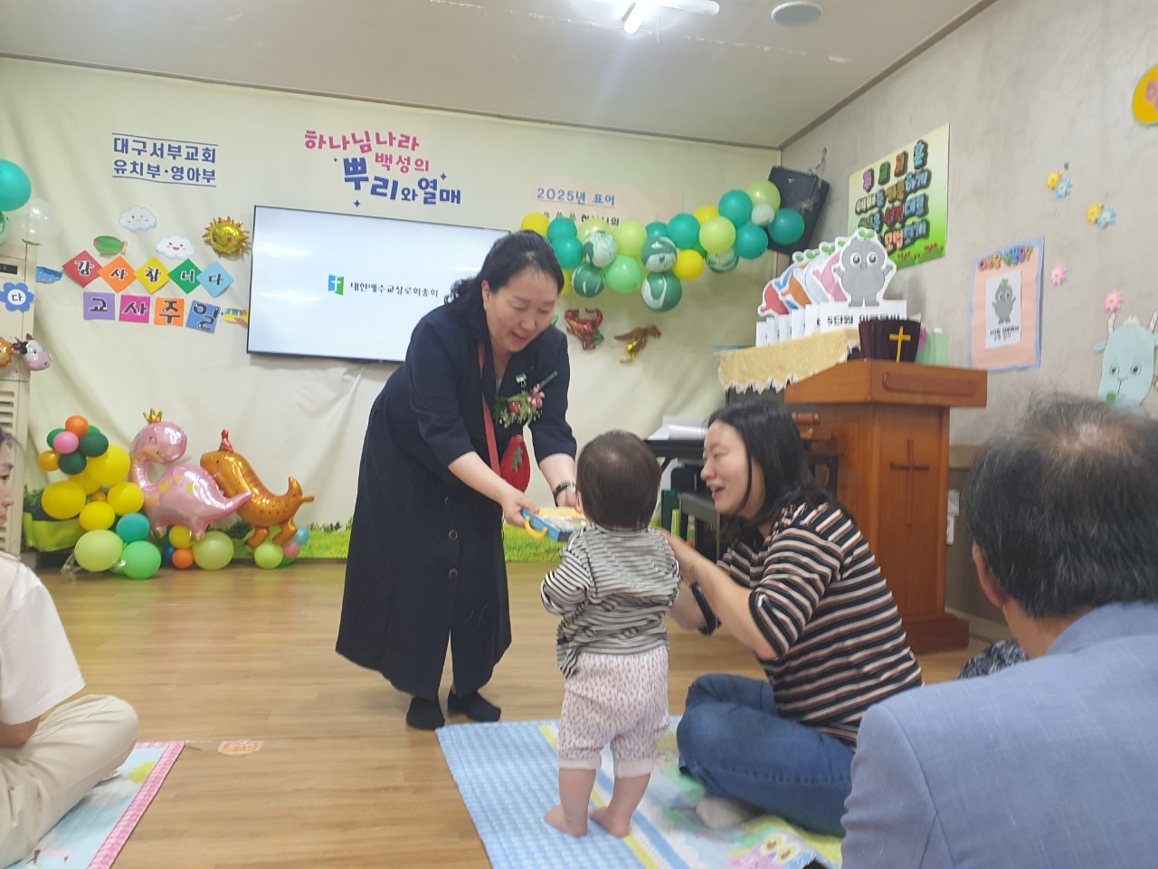 대구서부교회 영아부-전체 사진-69047038175.jpg